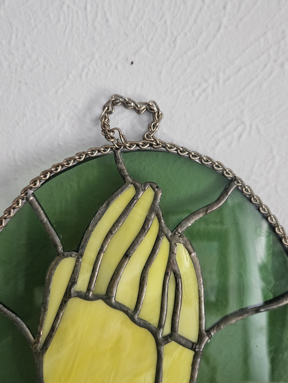 Vintage Praying Hands Stained Glass Suncatcher - Picture 3 of 7